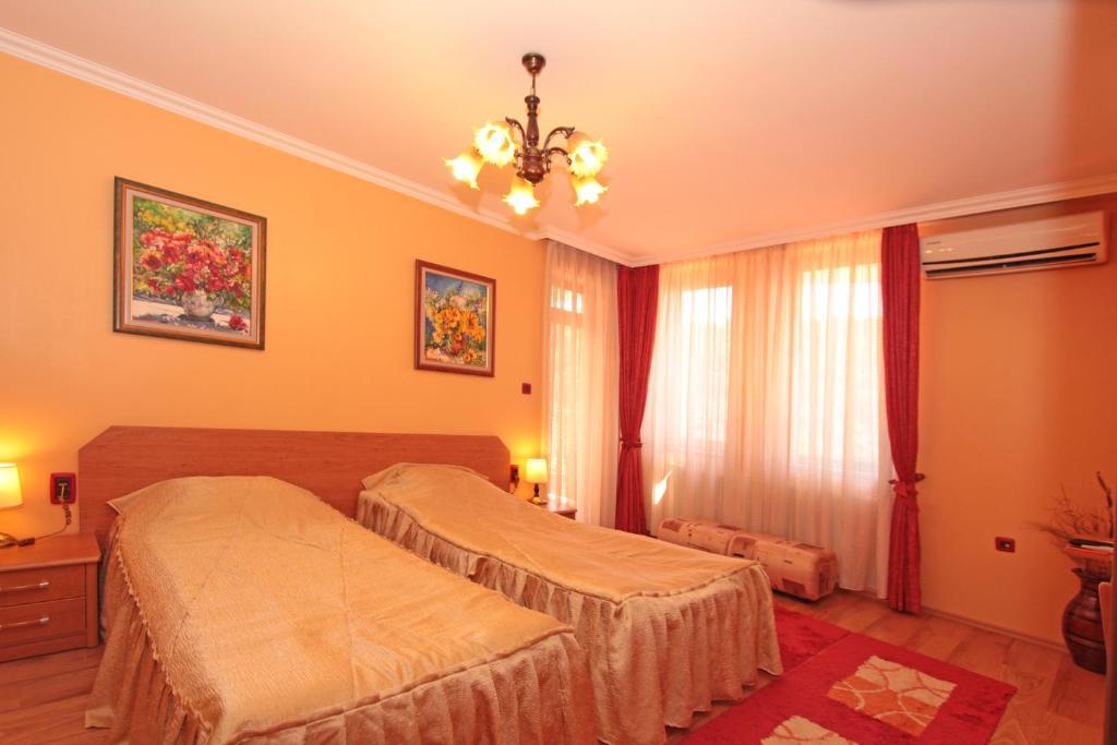 Family Hotel Silvestar Veliko Tarnovo Exterior photo