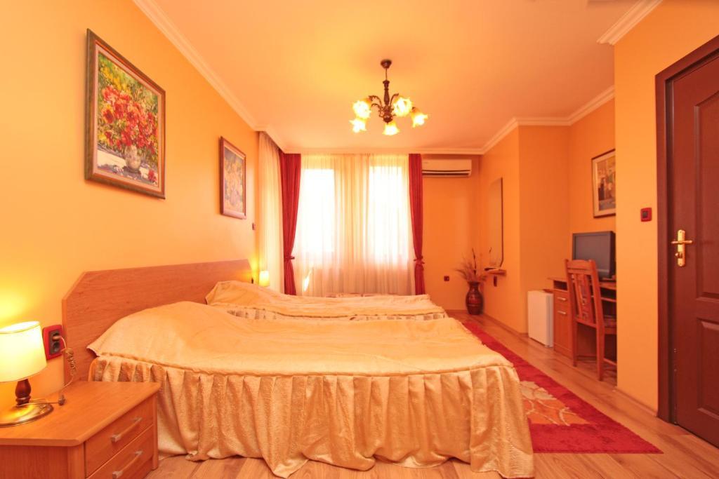 Family Hotel Silvestar Veliko Tarnovo Exterior photo