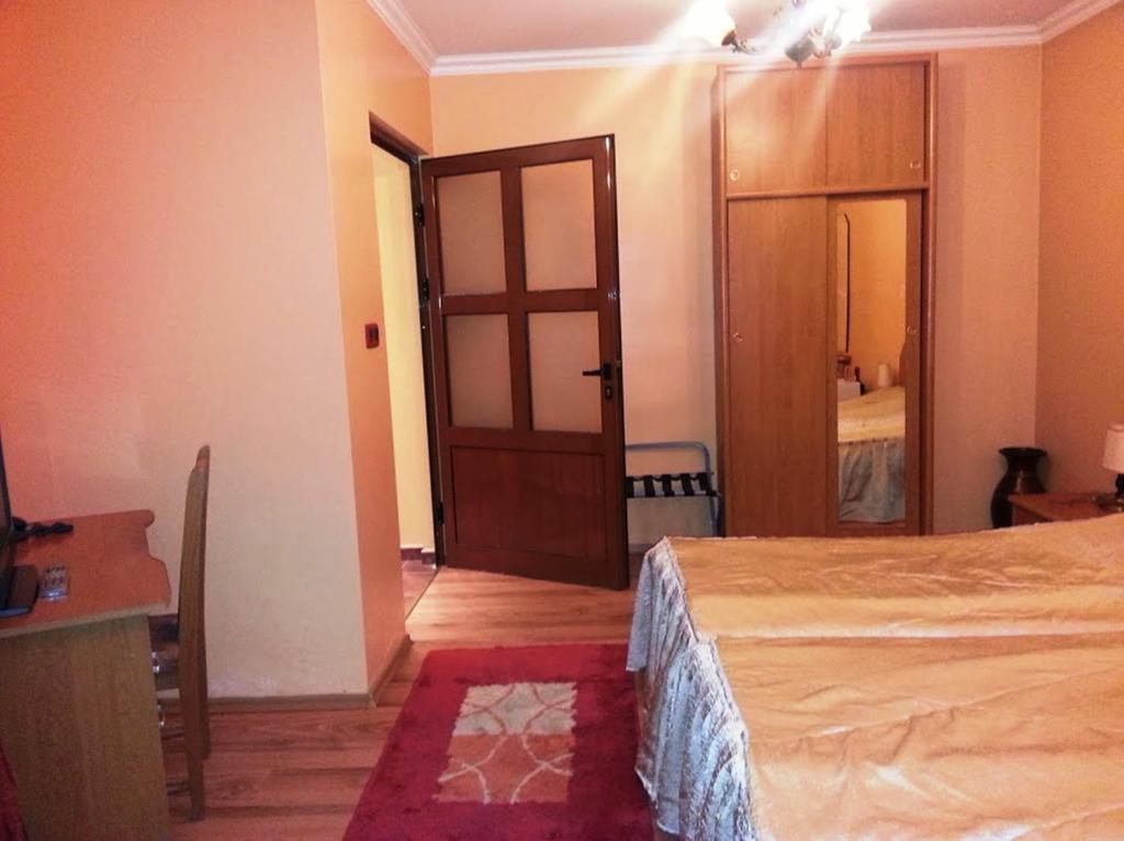 Family Hotel Silvestar Veliko Tarnovo Room photo