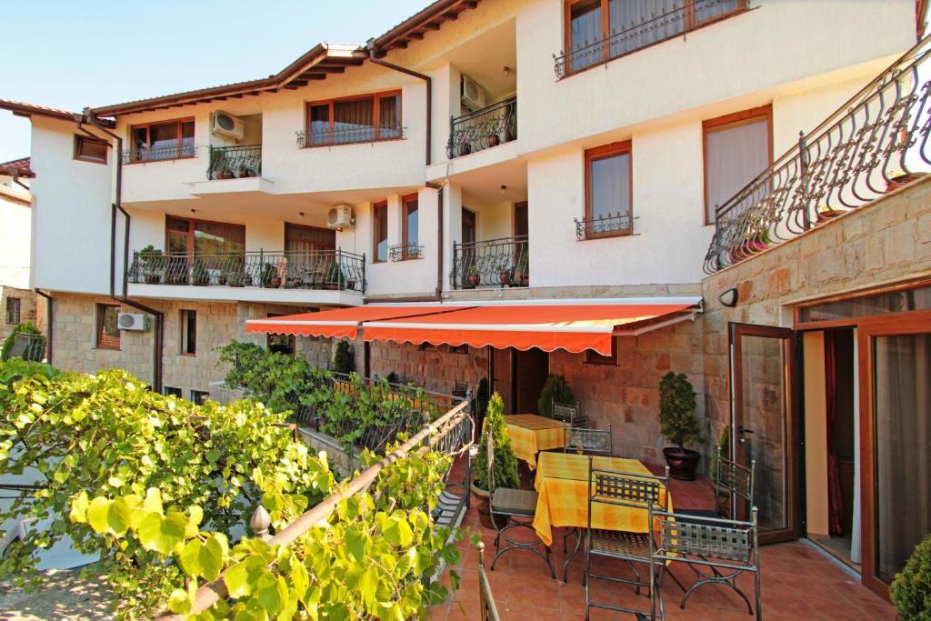 Family Hotel Silvestar Veliko Tarnovo Exterior photo